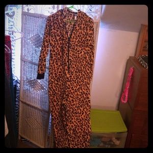 Full body zip up leopard pajamas w/hood